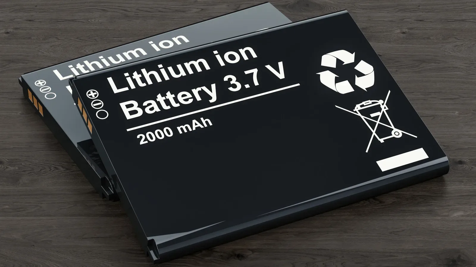 AA alkaline, disposable lithium and rechargeable battery types arranged for comparison