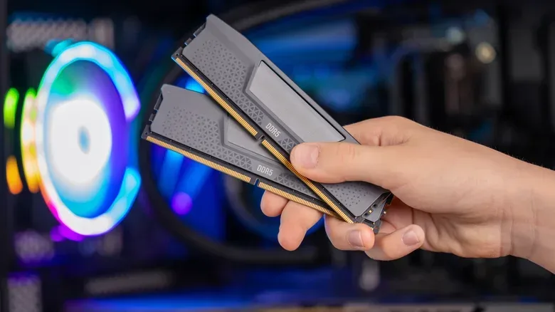 Laptop memory upgrade concept with RAM specifications displayed on screen