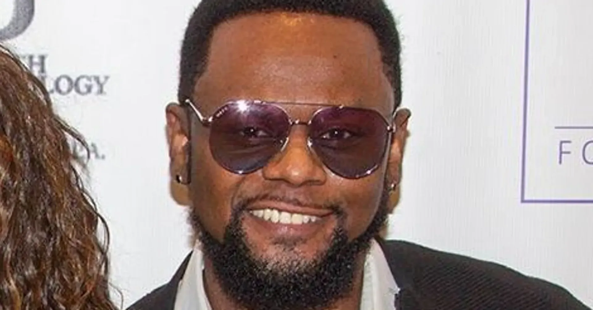 Carl Thomas performs during a Verzuz event with Case