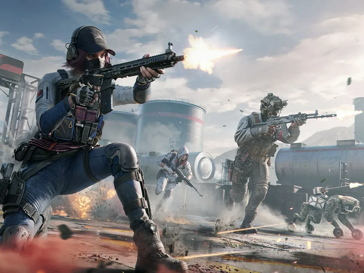 A first-person shooter player comparing ECC: Redline’s visual presentation with Warzone