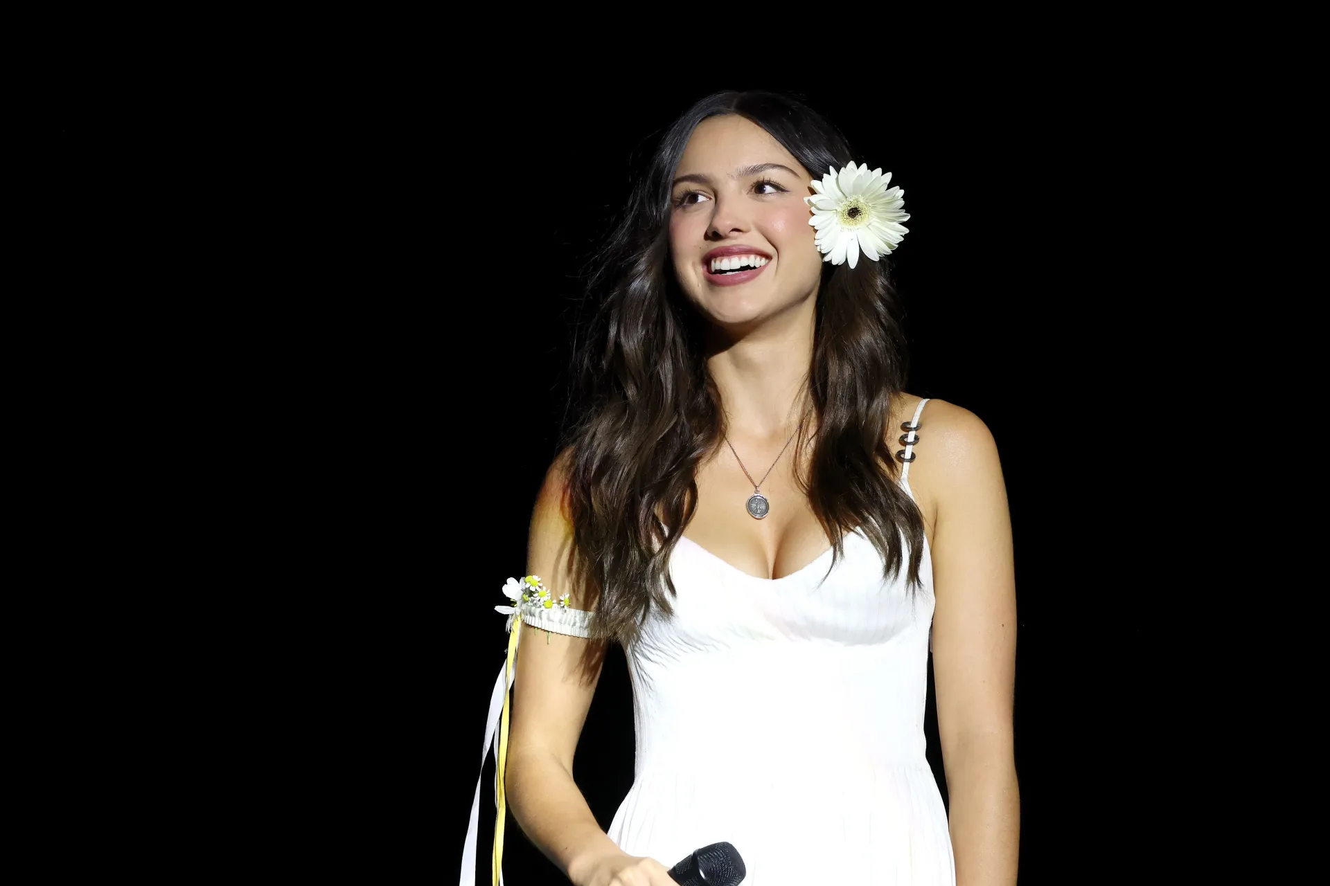 Olivia Rodrigo’s album returns to No. 1 on the Billboard 200