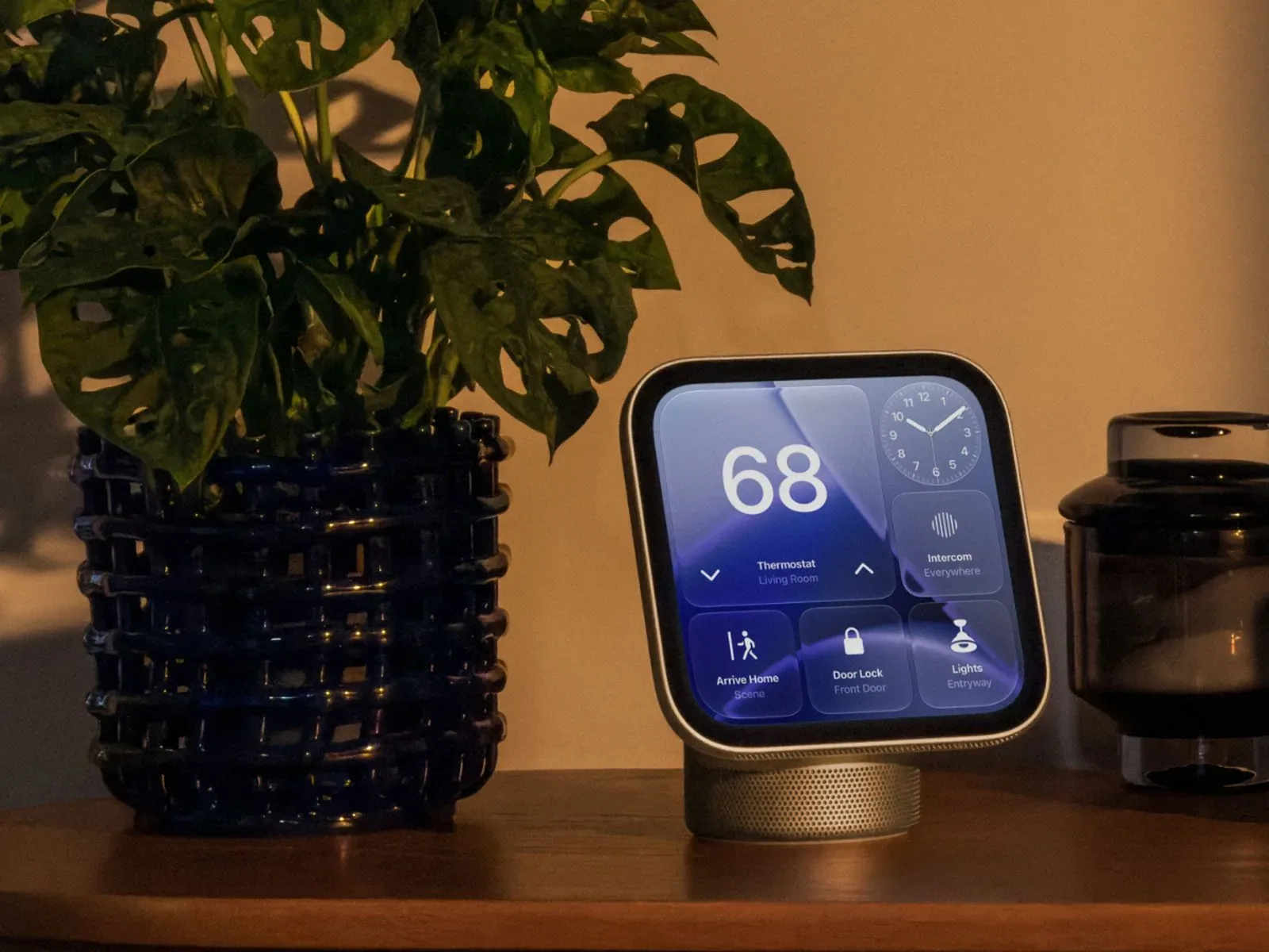 HomeView screen displaying weather information in a room