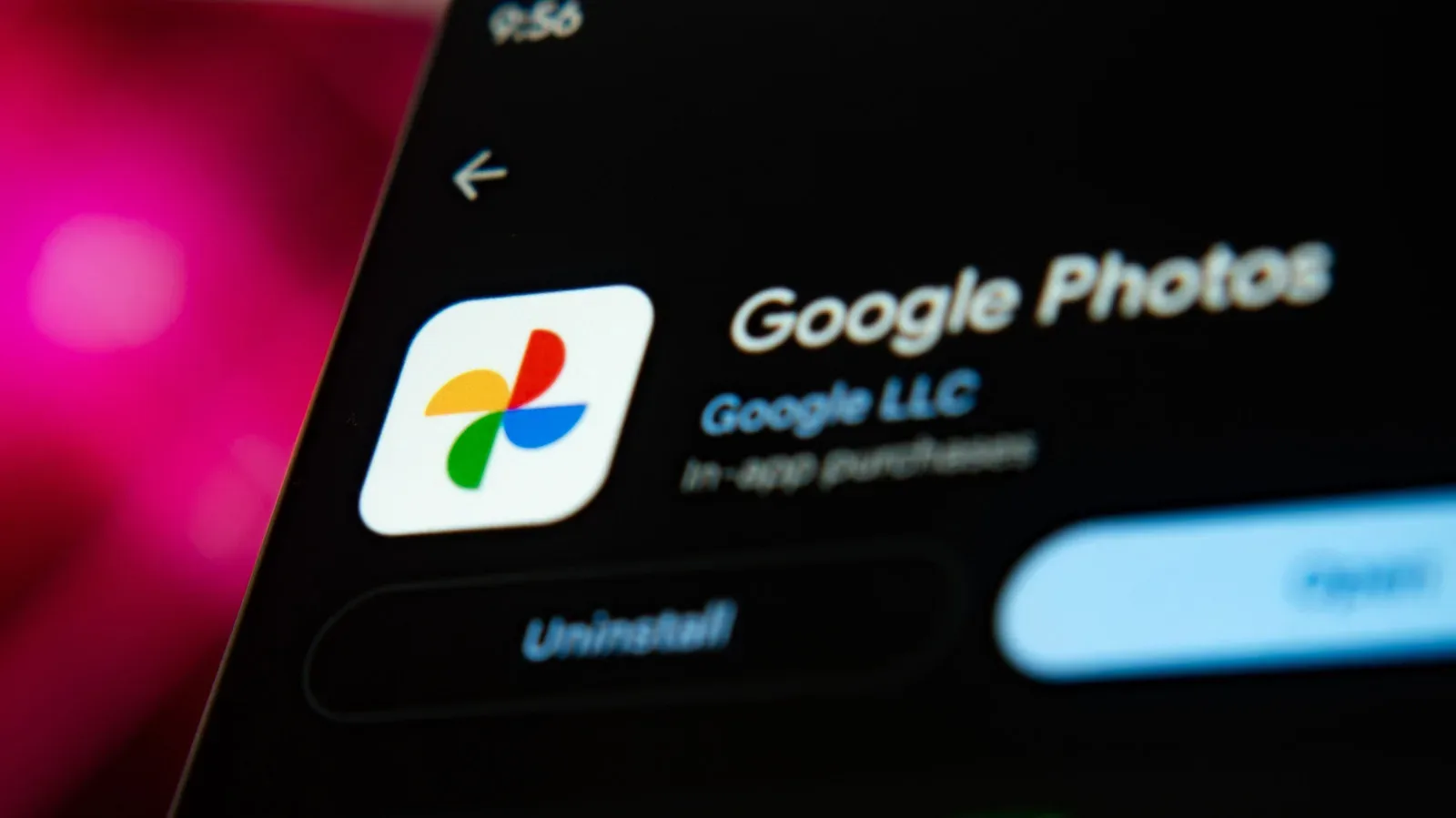 Google Photos and Google Gallery app icons on an Android phone