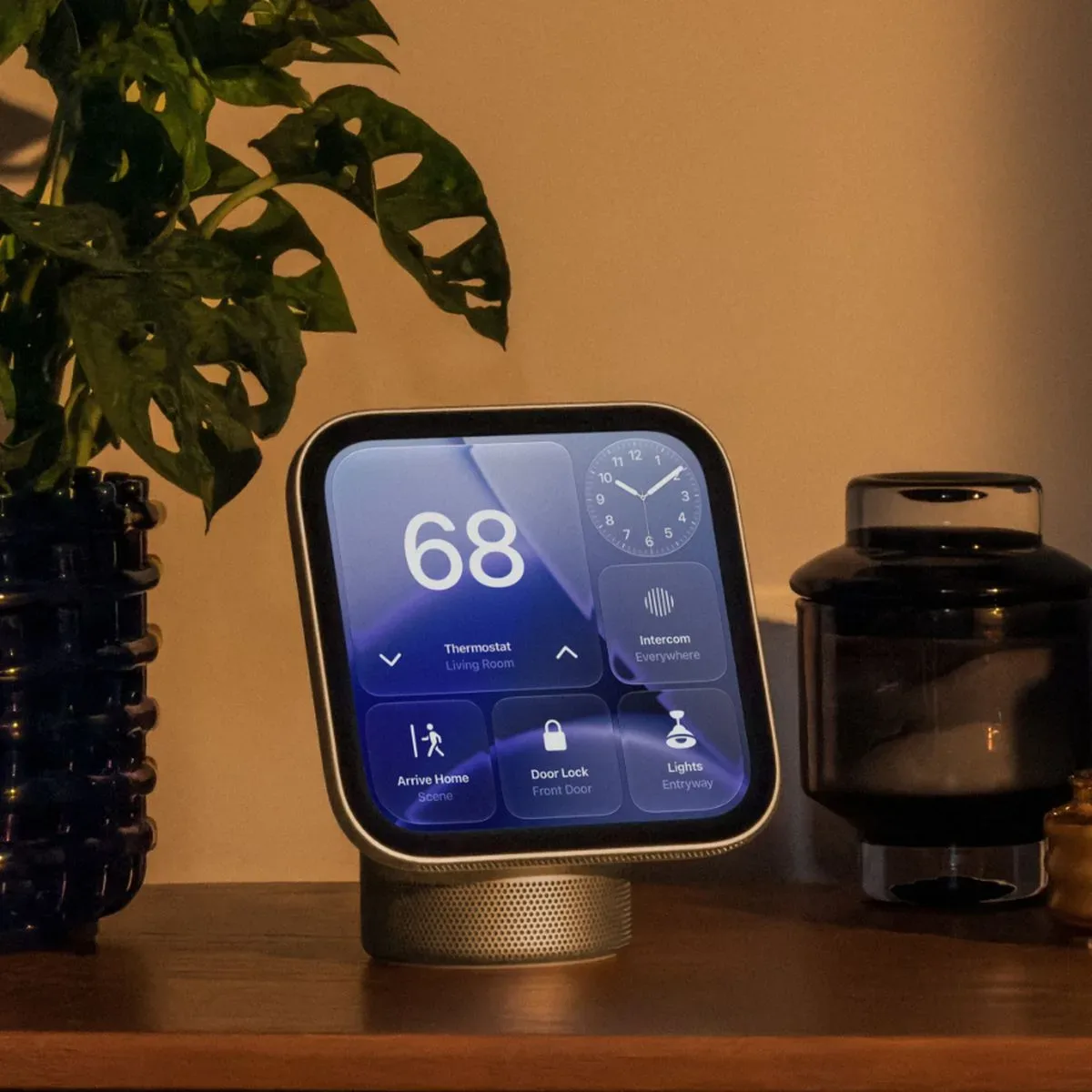 Apple HomeView’s 0.3-Nit Display Is Built for Bedrooms, Not Brightness Bragging Rights