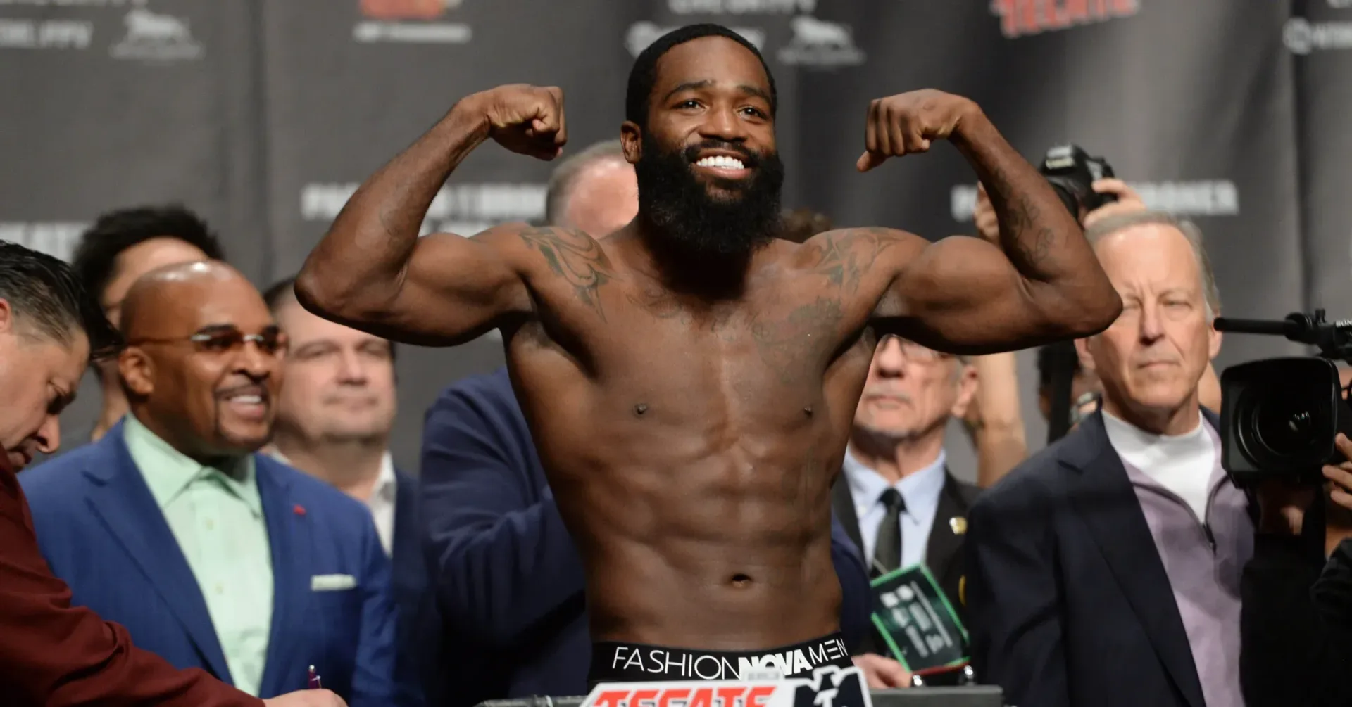 Adrien Broner livestreaming during a Beverly Hills traffic stop