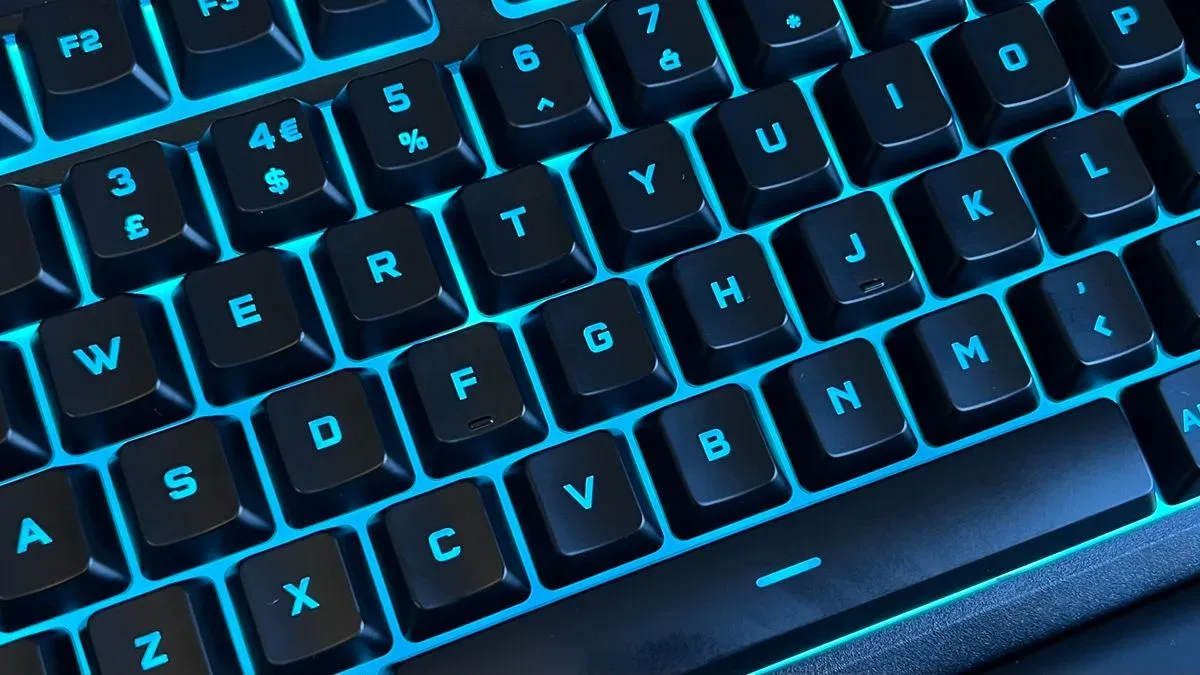 Close up on ABS keycaps of Corsair Skiff 100 Plus gaming keyboard