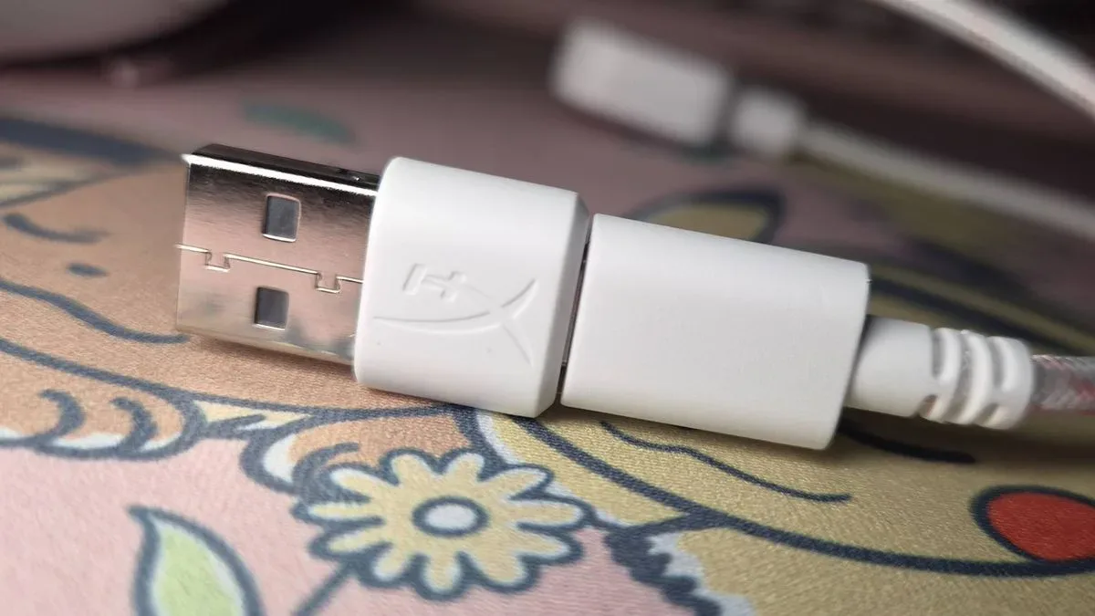 HyperX Cloud III headset cable with USB-A, USB-C and 3.5mm connectivity options