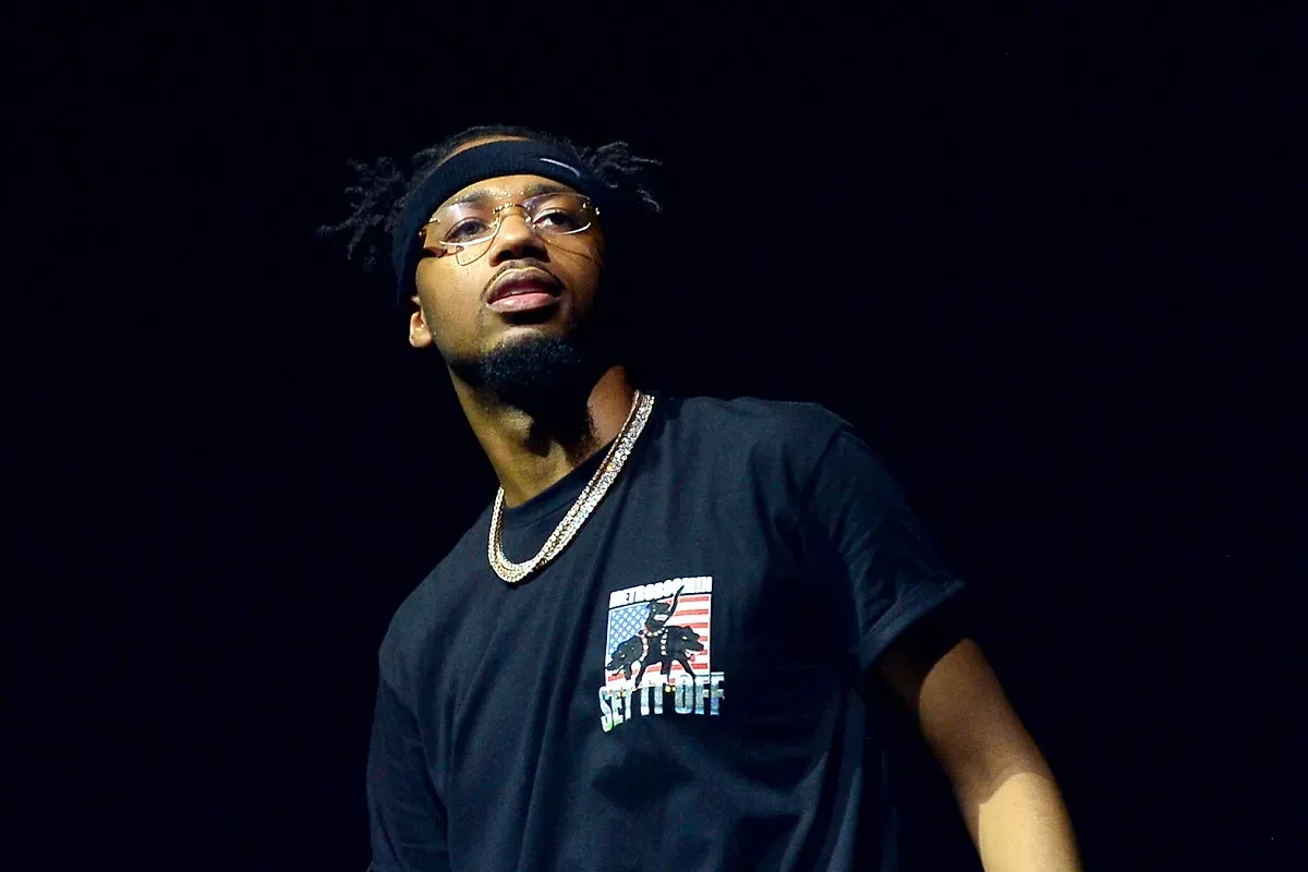 Bryson Tiller receives the key to Louisville during his Neo Trapsoul Tour hometown concert