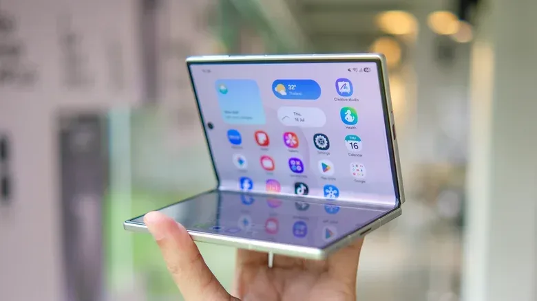 Close view of a foldable phone hinge kept clear of dust and sand