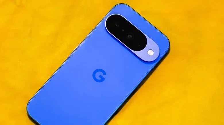 Android phone security update settings screen on a Pixel device