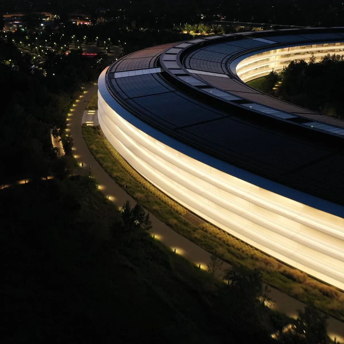 Apple Taps Scott Tucker to Lead Global Litigation as App Store and Antitrust Pressure Mounts