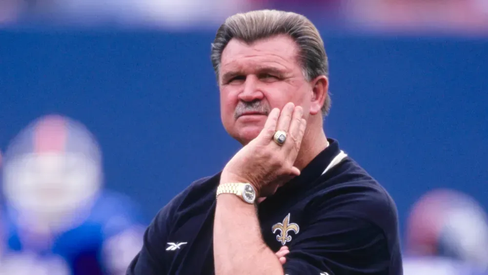 Mike Ditka Dies at 86, Remembered as Bears Champion, NFL Player and TV Analyst