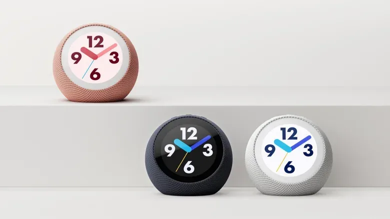 Echo Time showing a customizable circular clock face