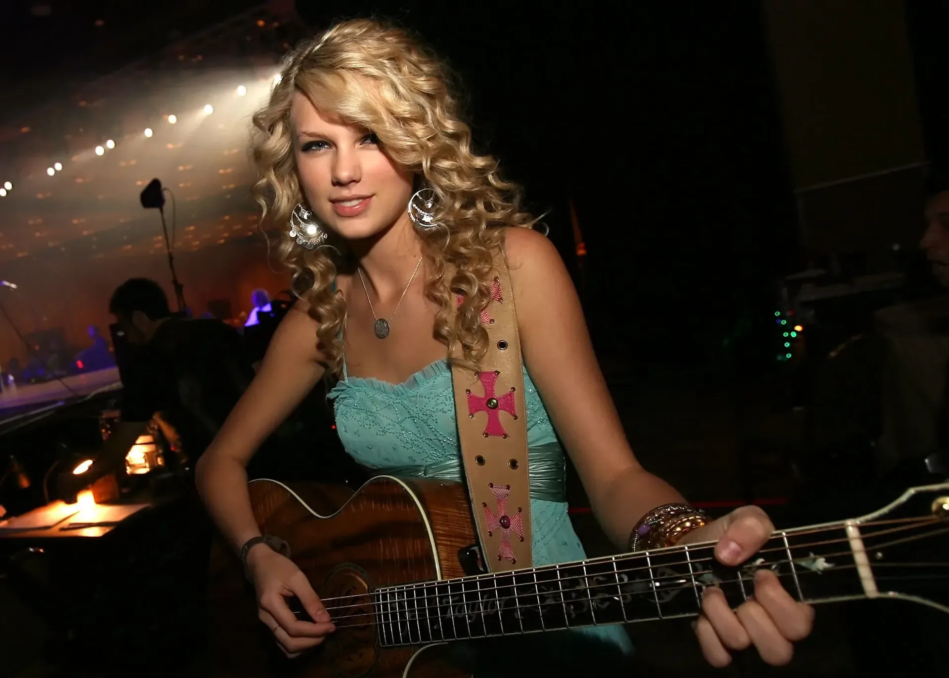 Taylor Swift’s Debut Turns 20: An Early Interview Shows the Songwriting Blueprint Was Already There