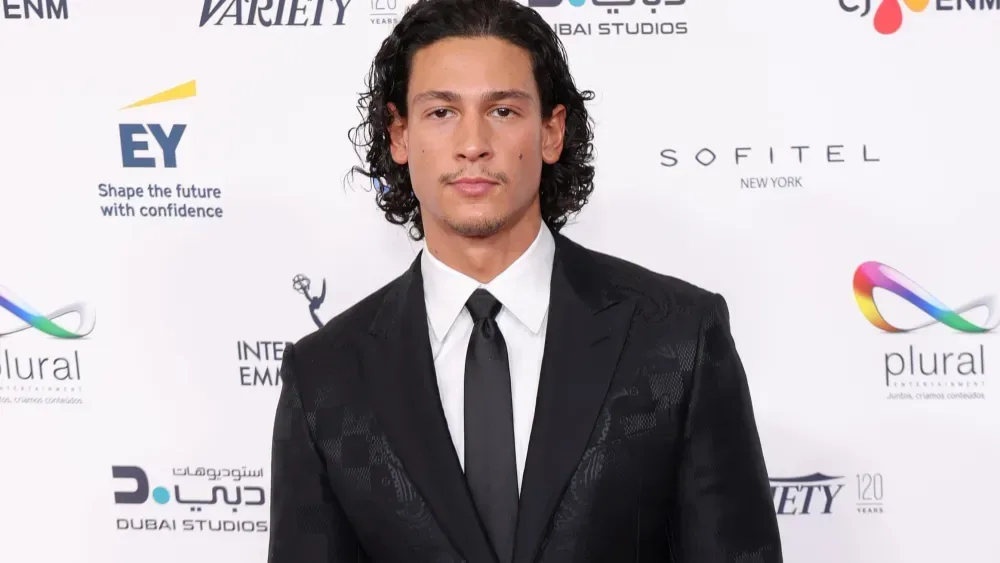 Fourth Wing Casts Emilio Sakraya as Xaden Riorson Opposite Esther McGregor’s Violet