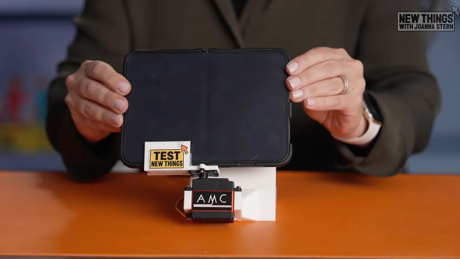 A 32,000-Fold iPhone Duo Hinge Test Found Little Everyday Change, but Big Durability Questions Remain