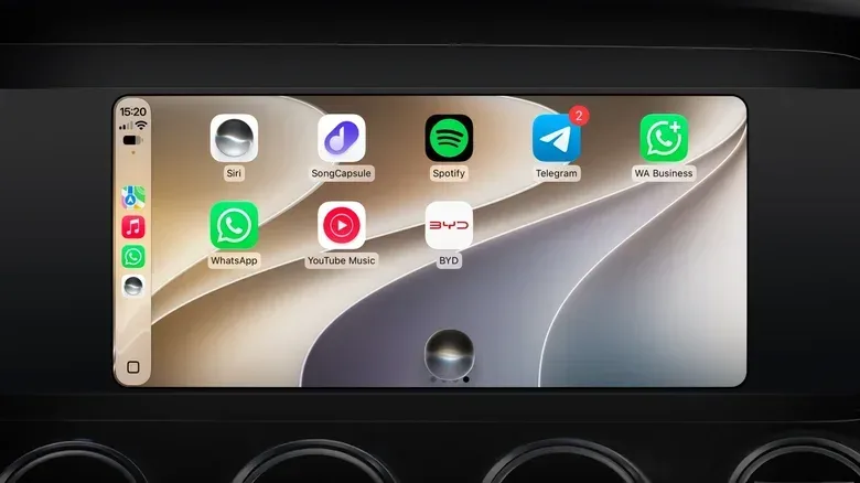 Siri AI interface on the CarPlay Home Screen.