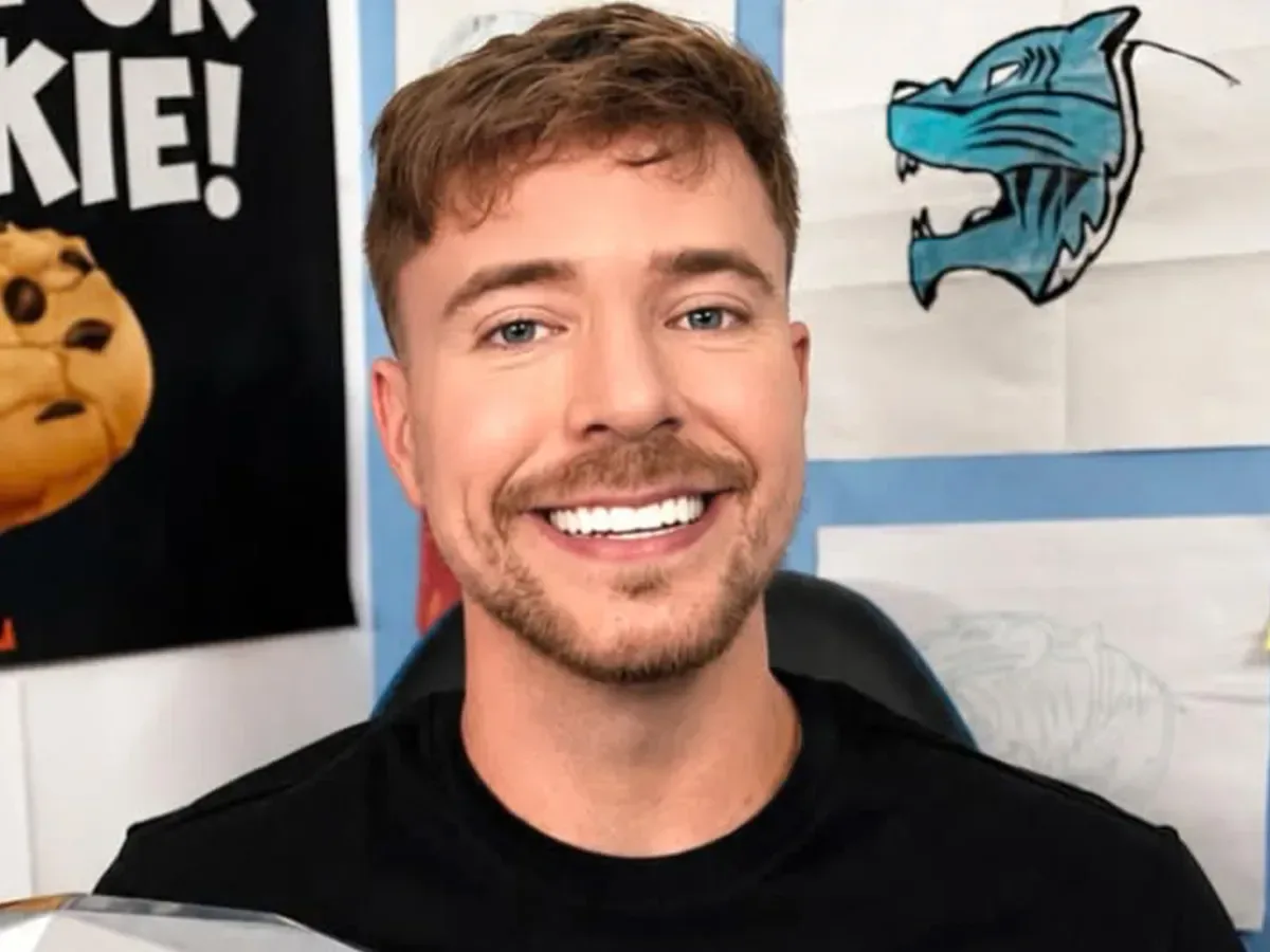 Uncoloured early concept art for MrBeast’s recognizable logo