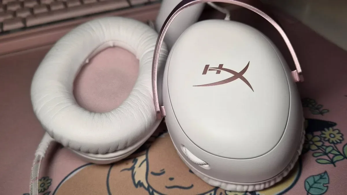 HyperX Cloud III White-Pink wired gaming headset with detachable microphone